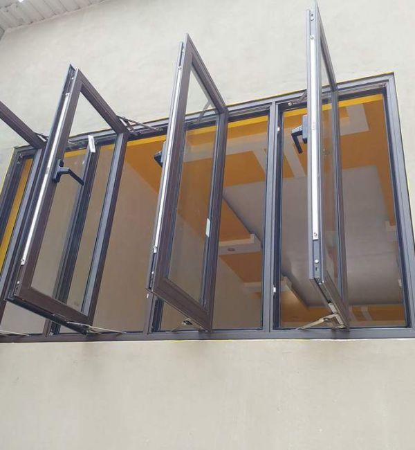 Cửa sổ 4 cánh mở quay